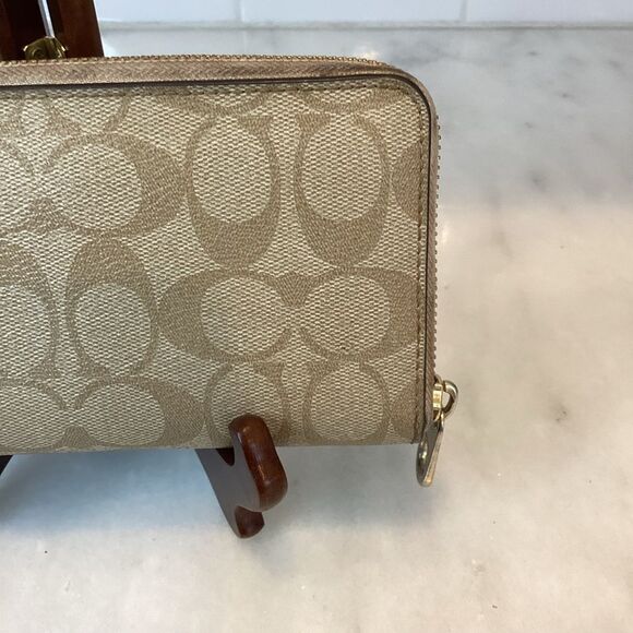 Coach Signature Continental Leather Full Zip Wallet - Picture 5 of 16